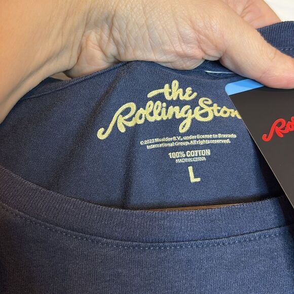 NWT Officially Licensed The Rolling Stone’s Women’s Large Navy Blue T-shirt L - Picture 5 of 8